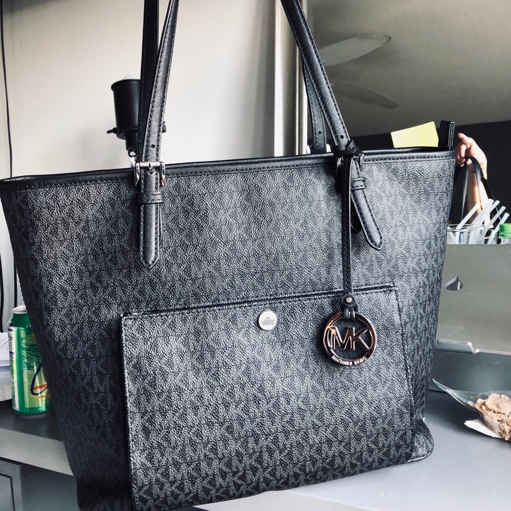 💛FINAL PRICE💛 Michael Kors Jet Set Tote LARGE